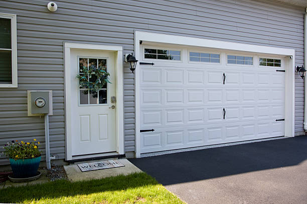 24/7 Emergency Garage Door Panel Replacement experts in Clarence, IA